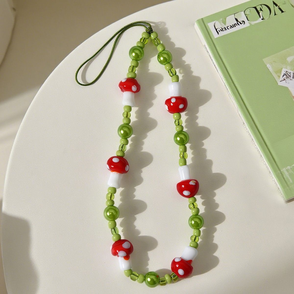E-shop Stylische Keramik-Pilz-Perlenhandyhalskette, handgewebte Perlenkette, Handgelenkschmuck – als Geschenk für , Familie Freunde, Handyaccessoiren