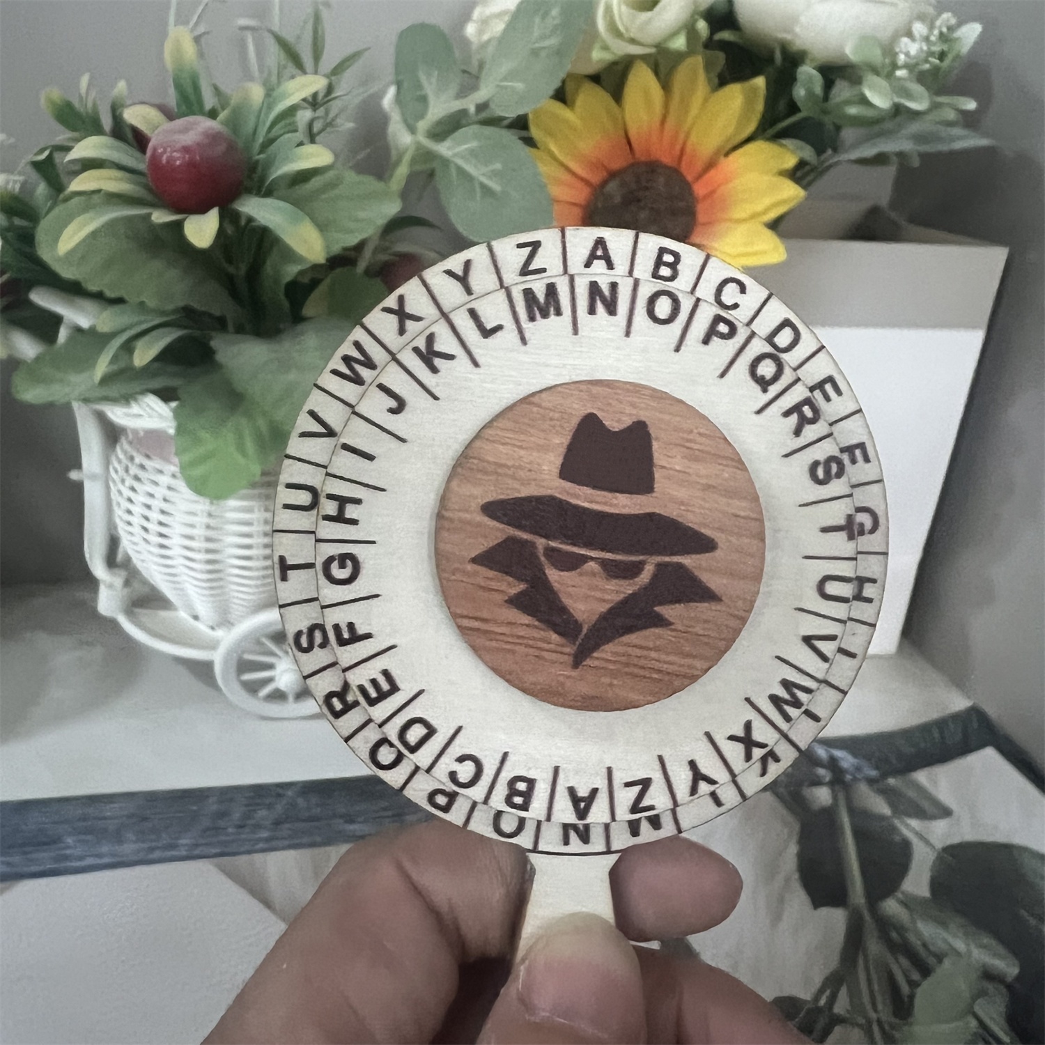 Image of 1pc Detective Wheel,creative Escape Rooms The Detective' Glass Decoder Ring,wooden Party Escape Room For Escape Rooms, Detective Team Games, Christmas, Halloween