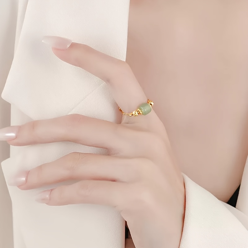 E-shop Eleganter Grün-Jade-ähnlicher Perlenring, kunstvoll gestaltet, vielseitiger täglicher Luxusschmuck für Frauen
