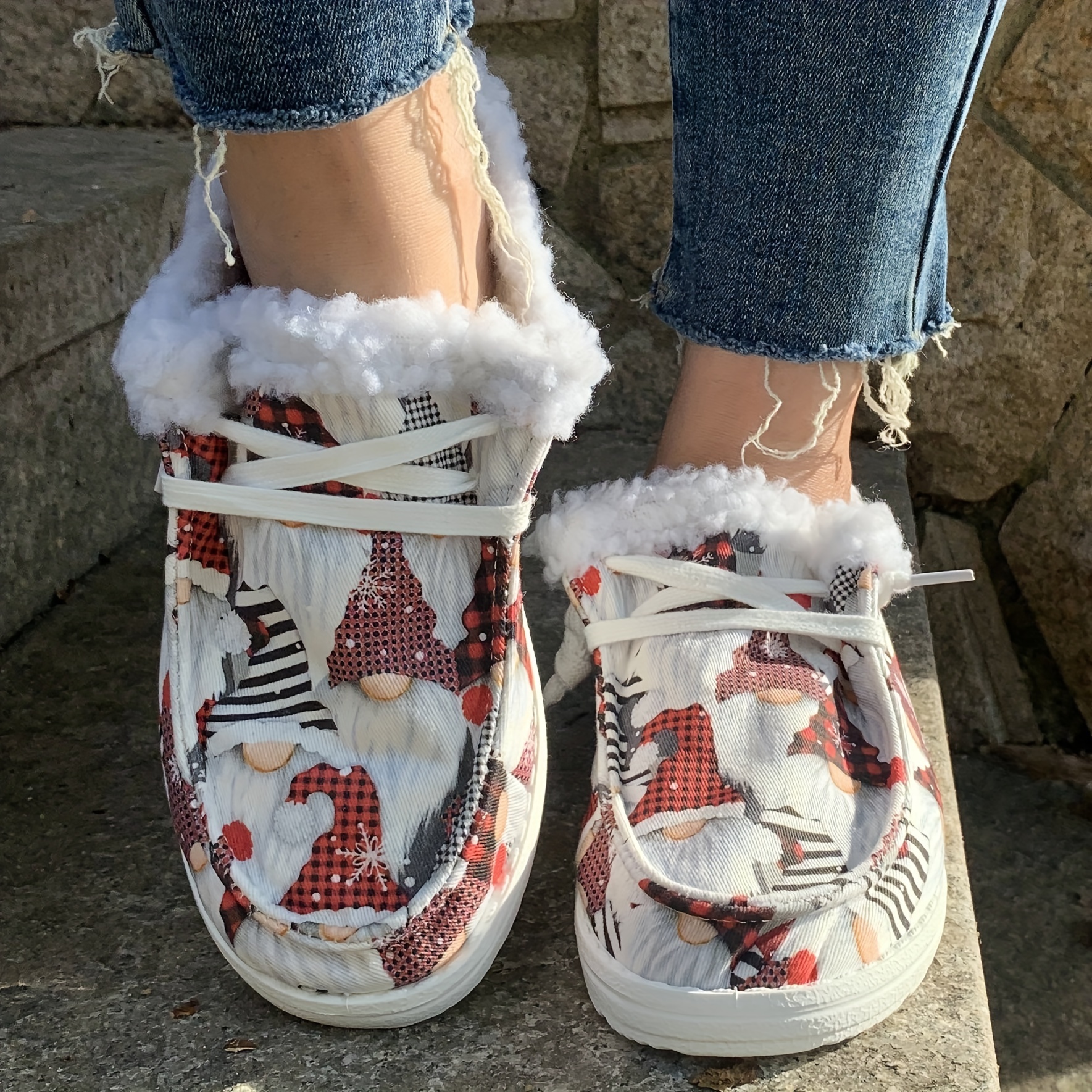 

Women's Winter Snow Boots With Christmas Gnome Print, Cozy Fabric-lined, Round Toe, Non-slip Tpr Sole, Comfortable Flat Heel, Casual Athletic Footwear With Random Cartoon Patterns