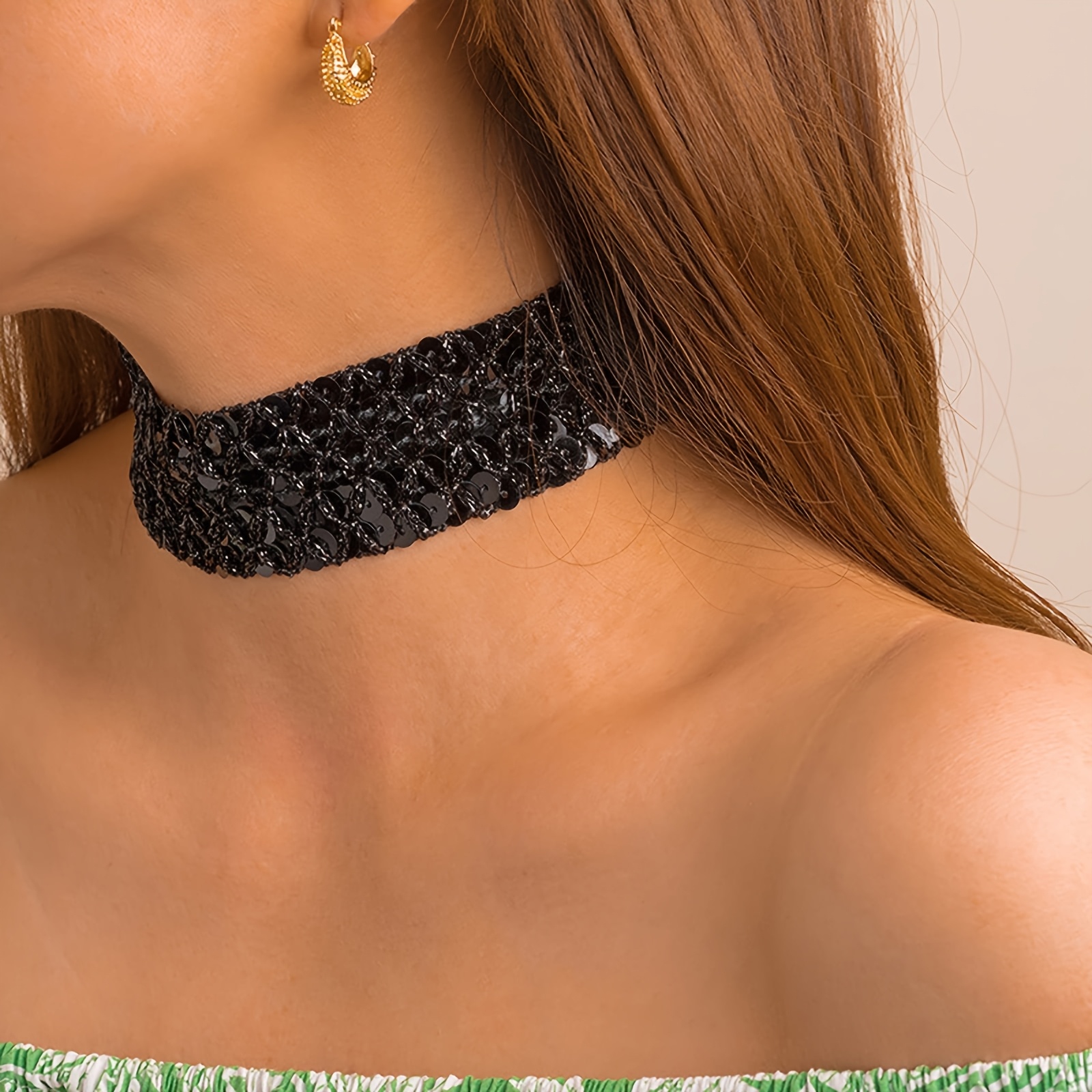 

This Elegant Gothic Choker Necklace For Women, Featuring Sequins, In . Parties And Music Festivals, Suitable For Wear In Any Season.