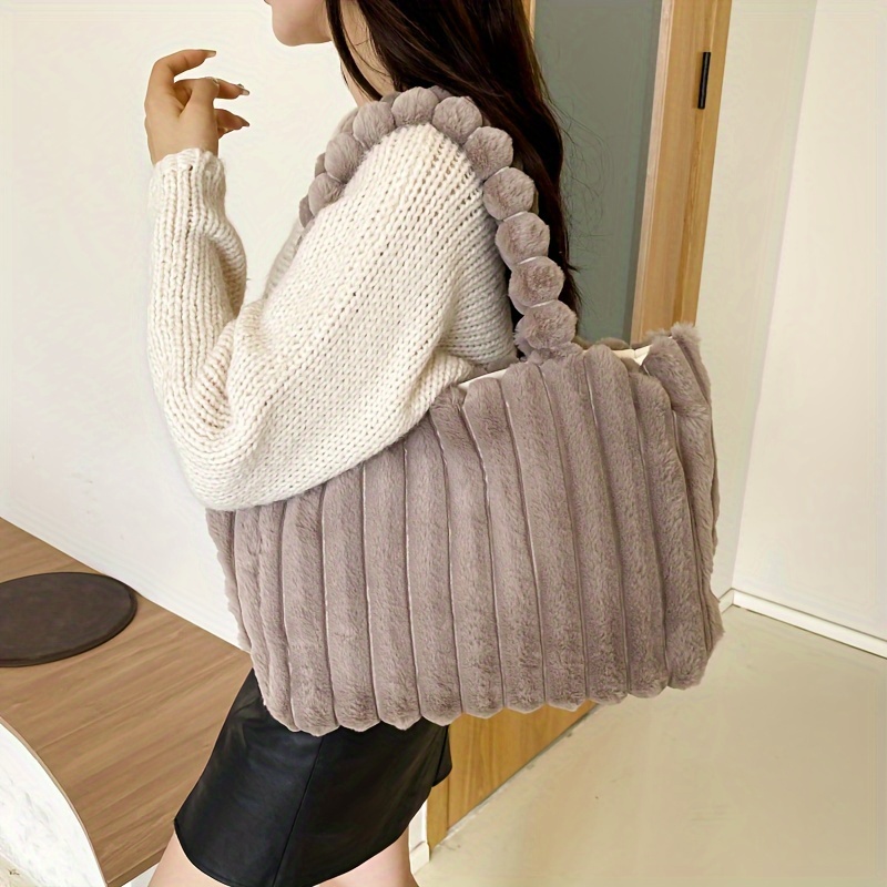 

Ladies' Solid Color Fluffy Plush Tote Bag, Lightweight And Spacious, Suitable For Autumn And Winter. Or On The Shoulder, Travel, Vacations, Shopping, And Use.