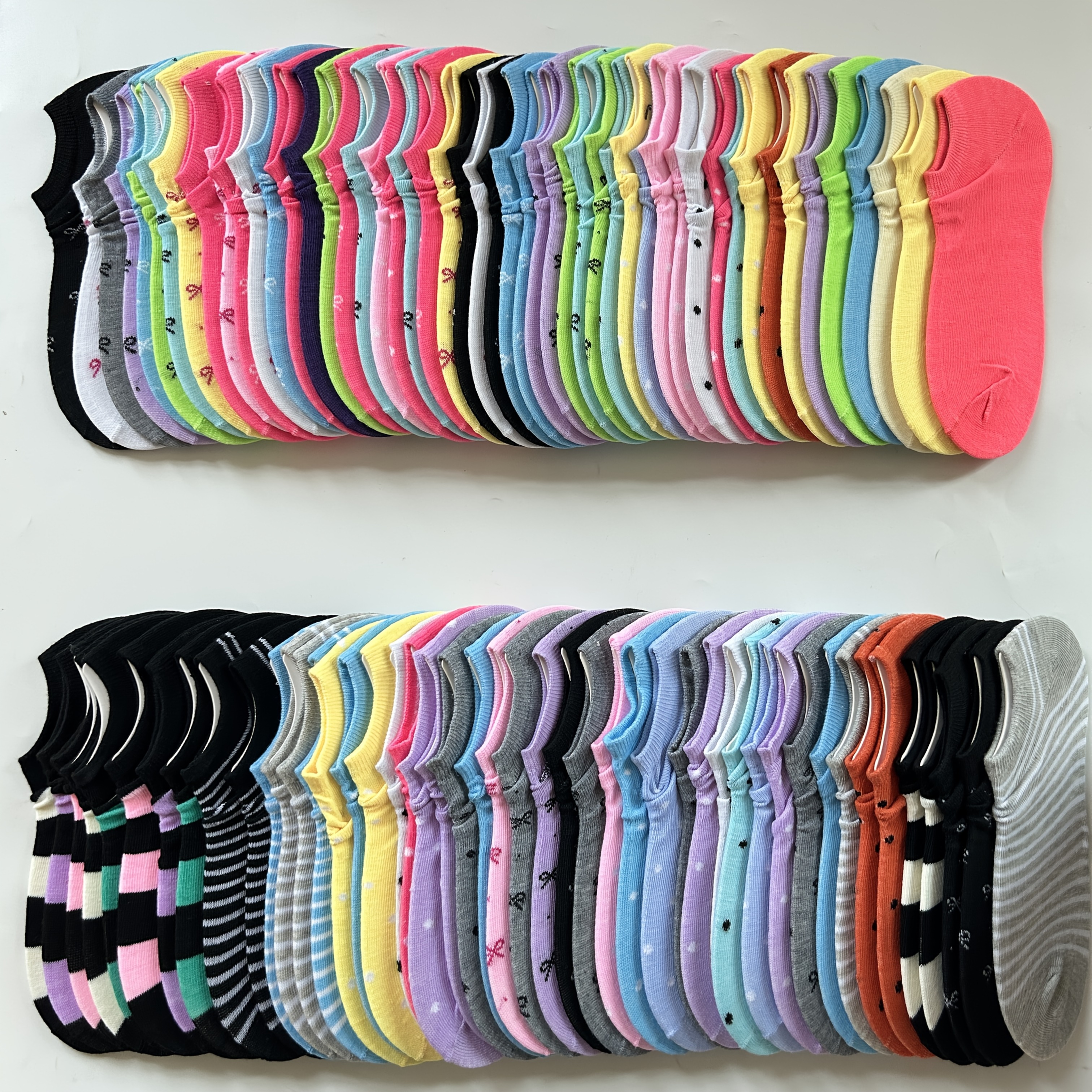 Summer Breathable Candy Socks, Cute Styles, Random Colors, Soft, Comfortable, and Casual. A Must-have for Valentine's Day Gifts or Daily Wear. Colors Are Random.