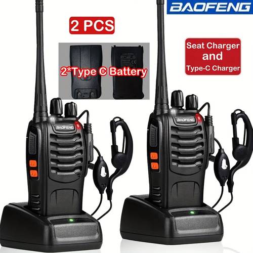 صورة العنصر مجموعتان من أجهزة الواكي تالكى من مع منافذ شحن نوع c، مزودة بسماعتين وحامل وشمعة، جهاز اتصال محمول طويل الأمد للبالغين بنطاق إرساء يصل إلى 1-3 أميال ومكبرات صوت عالية وواضحة، و16 قناة