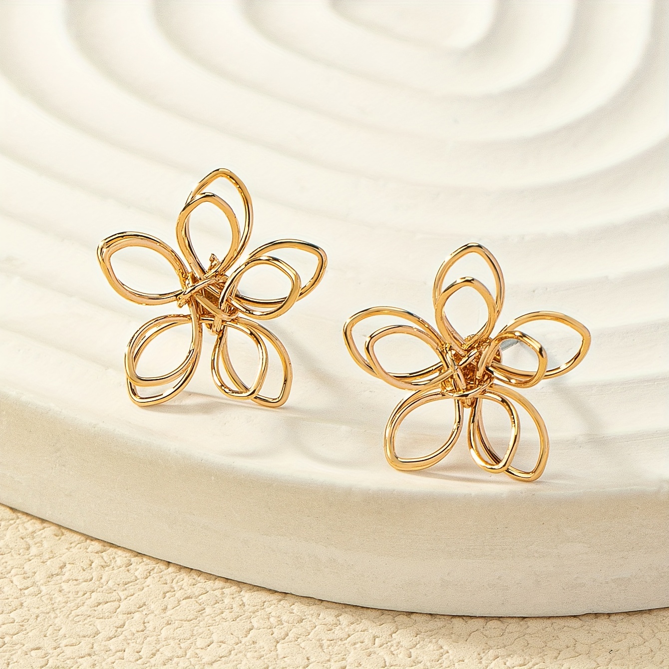 

2 Pcs Bohemian Style Lace Metal Flower Earrings - 14k Gold Plated, Iron Body, Stainless Steel Earposts, Suitable For And Parties