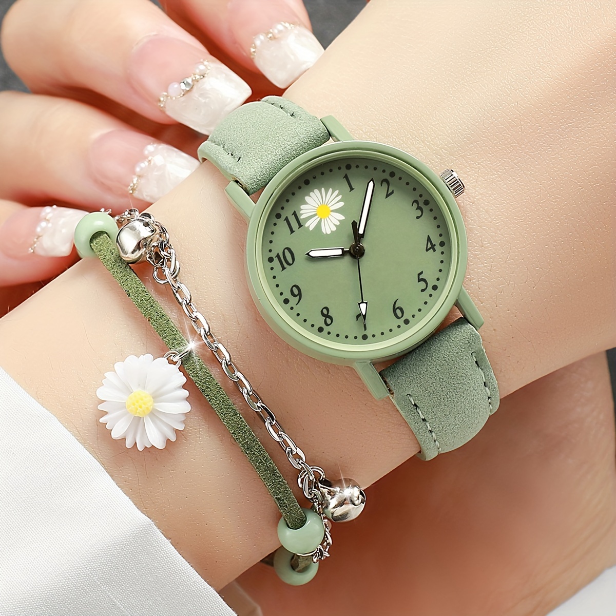 

Chic Women's Quartz Watch & Bracelet Set - Floral Dial With Leather Strap & Complimentary Flower Leaf Bracelet, 2 Pieces