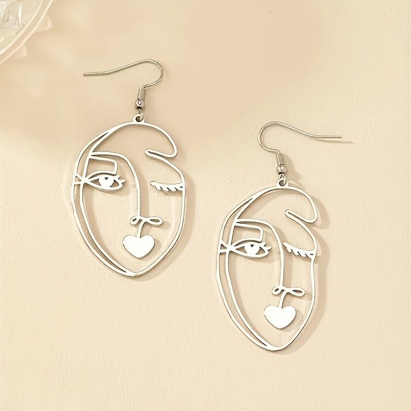A Pair Of Simple, Hollowed-out, Irregular Heart-face -patterned, Versatile Everyday, Gift-, Women's Fashion, Dangling Earrings