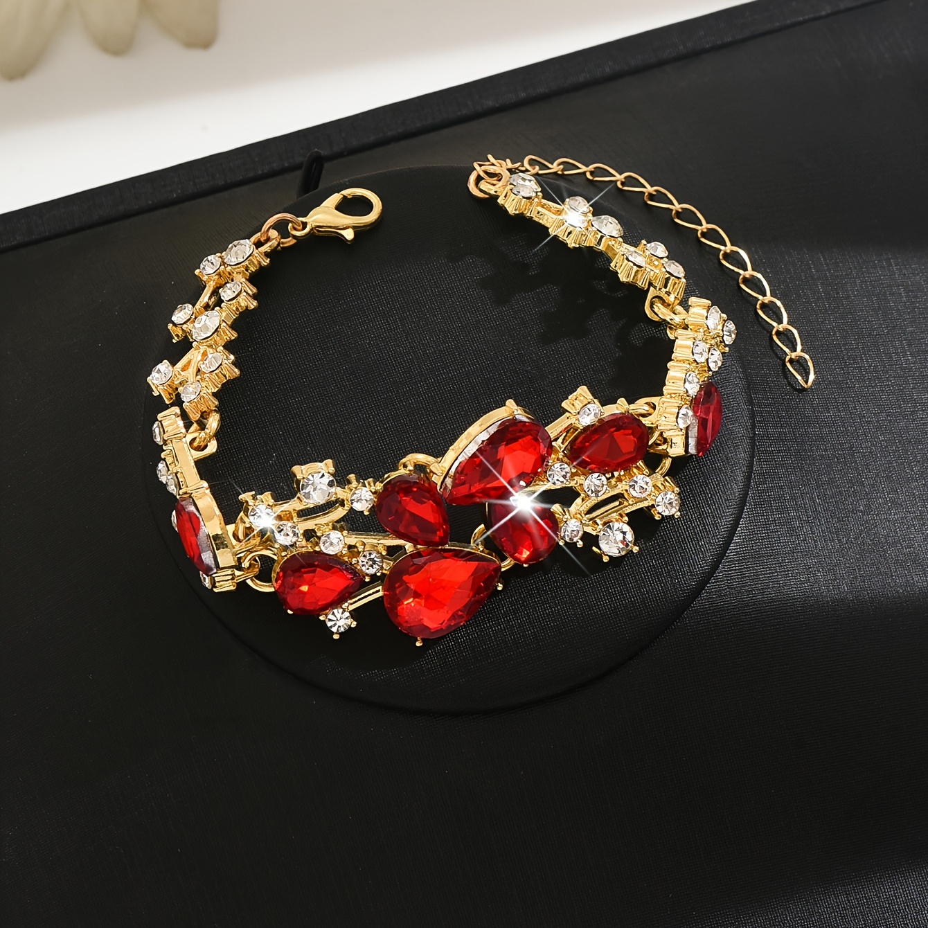 TEMU A Alloy Women's Fashion Bracelet, Featuring Stylish Rhinestone Flowers That Shine Elegantly, Suitable For Occasions Such As Parties, Weddings,