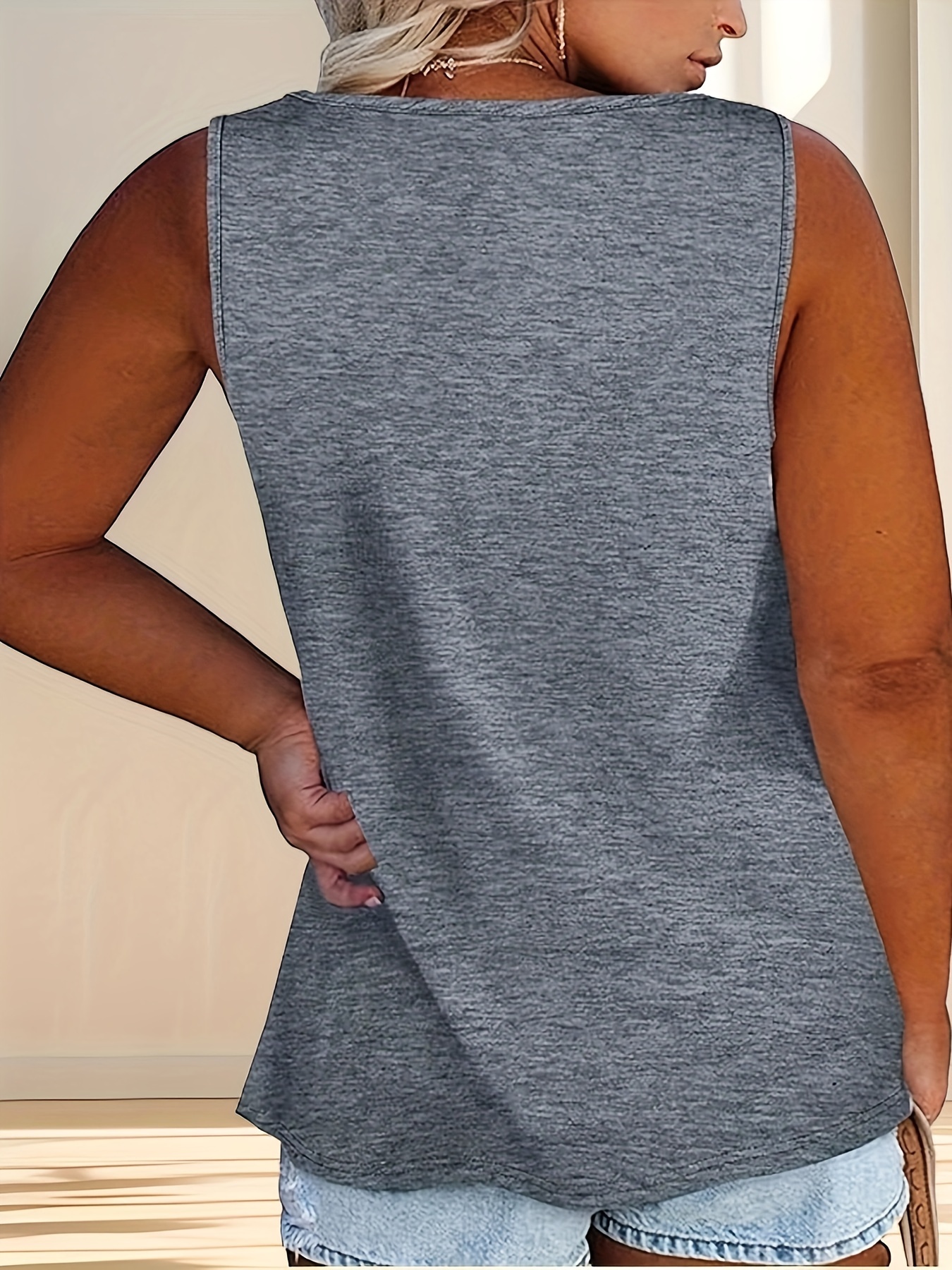 Women'S Plus Size Casual Tank Top with Button Detail - Sleeveless, Solid Color, Stretchy Fabric, Crew Neck, Oversized Fit for Summer Outings, Comfortable Clothing | Relaxed Fit Top | Medium Stretch Materia