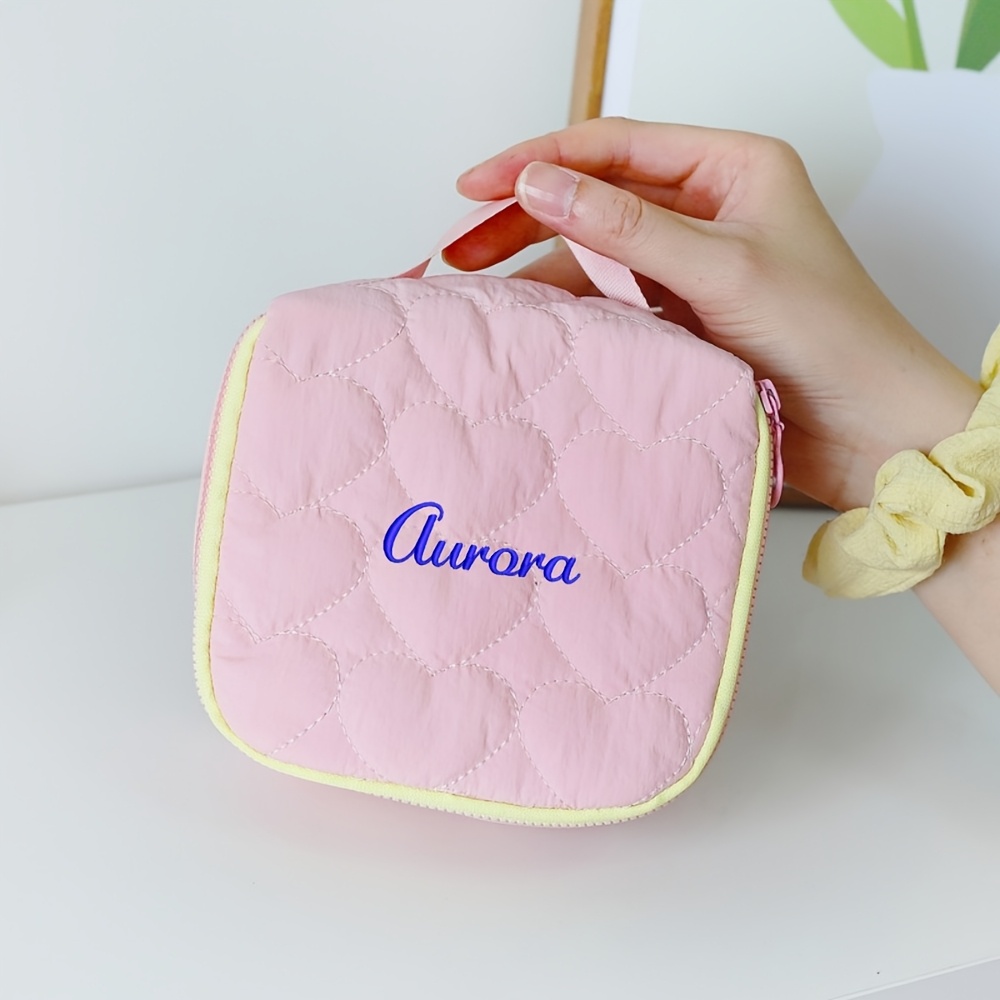 E-shop Gestickte Personalisierte Namens-Makeup-Tasche mit und individuellem Text – Geschenkidee für den Toilettenorganizer