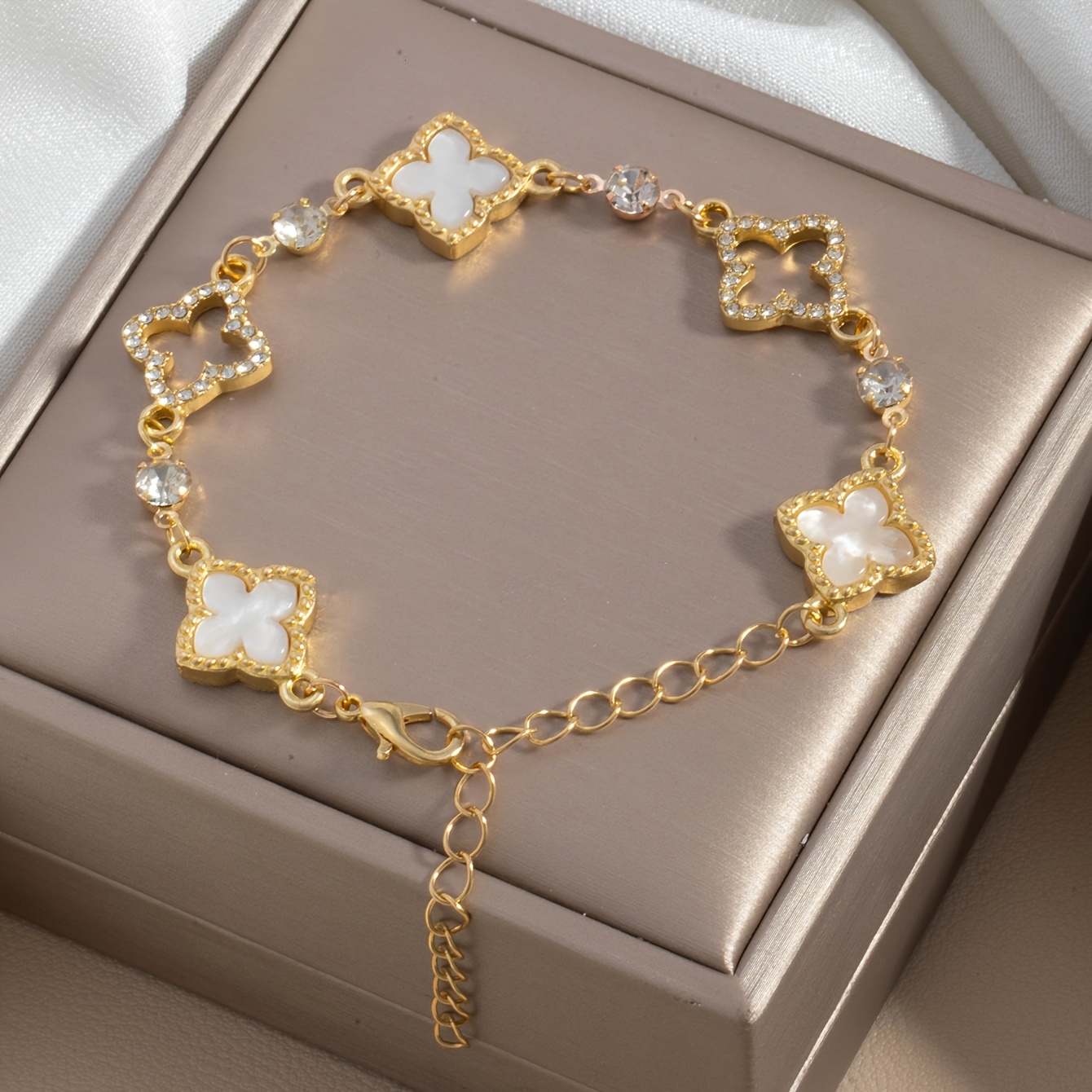 1pc Of Luxurious And Exquisite Metal Hollow Clover Bracelet, Elegant And Female Charm Jewelry