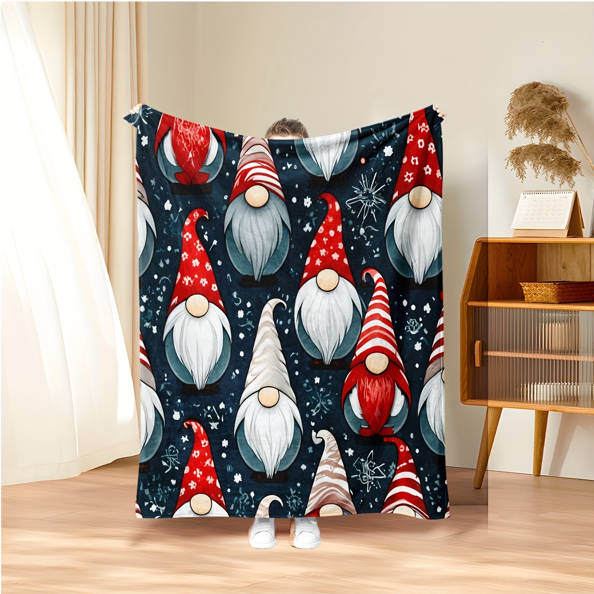 

Santa Claus Print Flannel Throw Blanket - , For Couch, Office, Travel | Allergy-friendly, Machine Washable | Perfect Christmas Gift