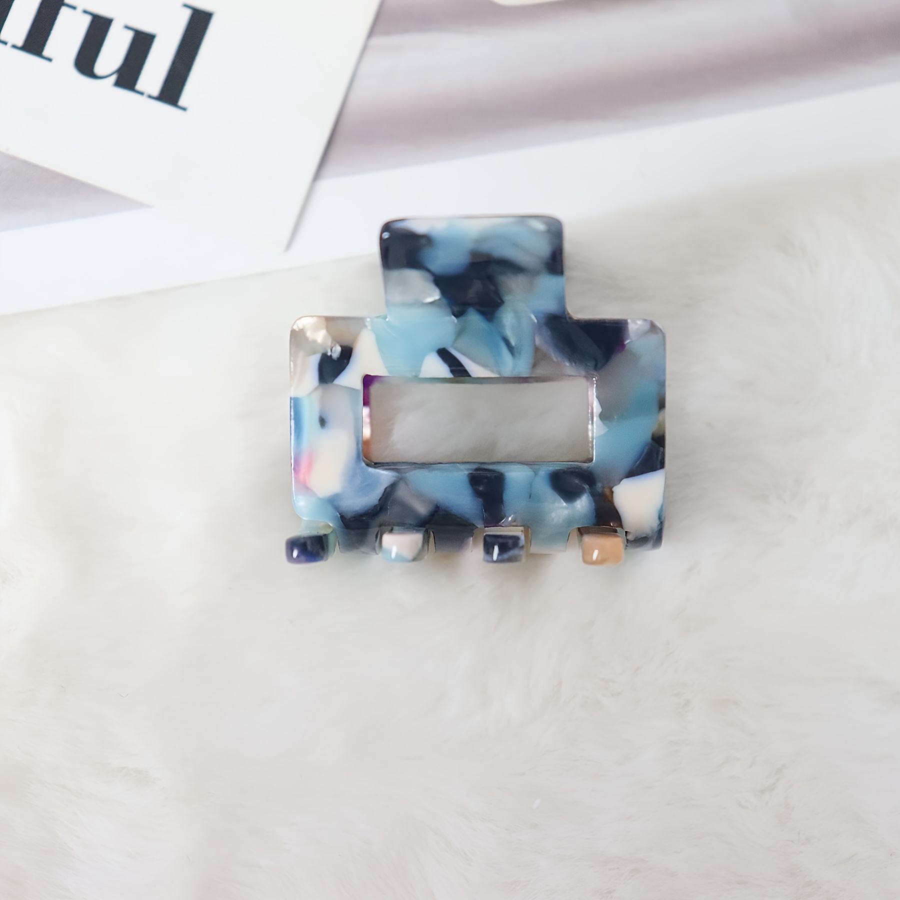Single 3.5cm Retro Acetate Geometric Hair Claw Clip - Oval Tortoiseshell Pattern, Color- Design & Cut-out Details For Updos, Buns, Casual & Formal Hairstyles, Glossy Finish