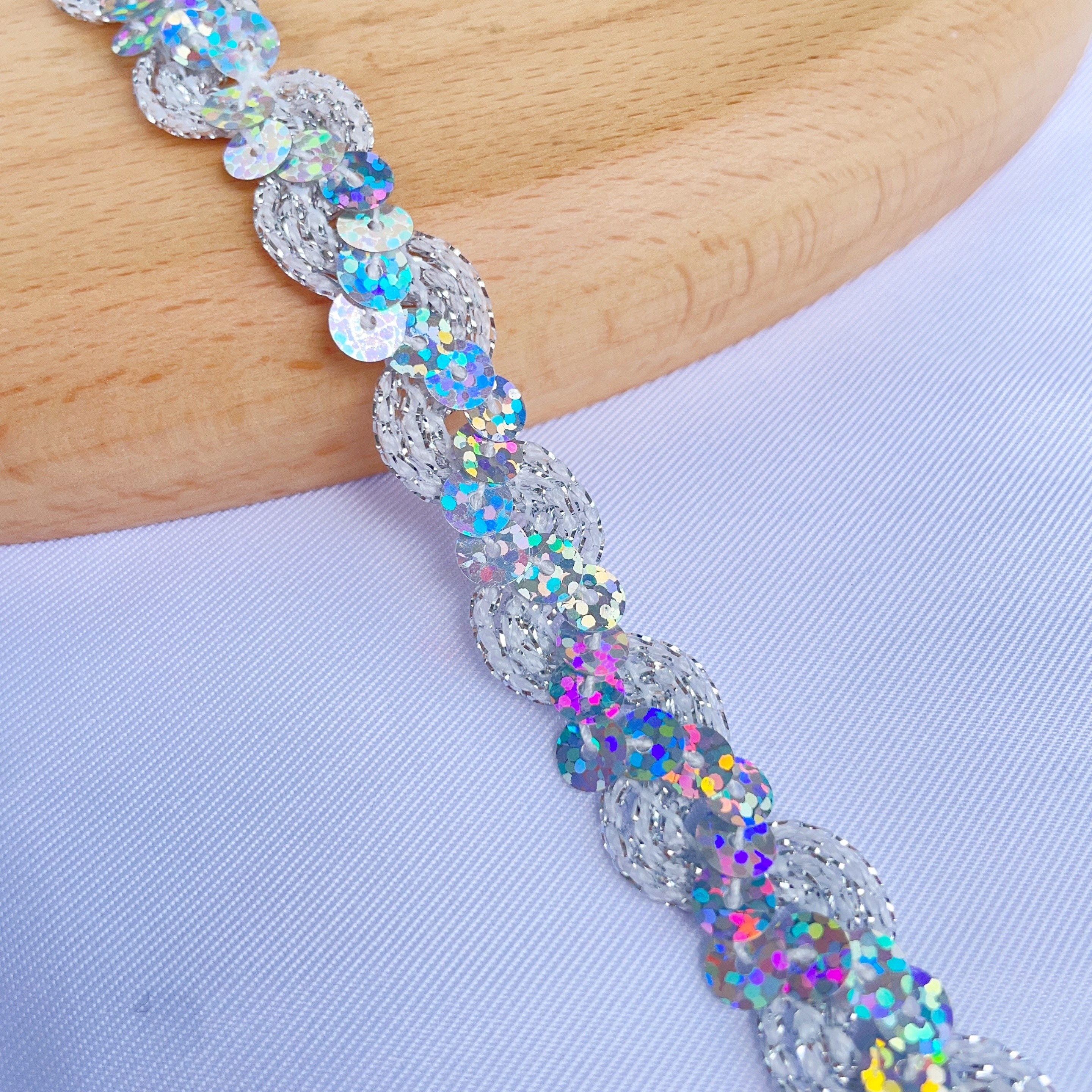 Shiny Wavy Decorative Ribbon Suitable For Clothing, Accessories, And Handicraft Decoration Accessories.