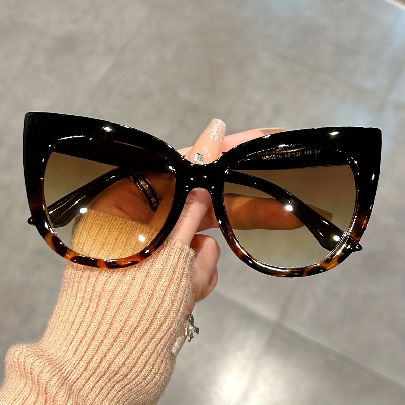 

Large Cat Eye Sunglasses For Women Retro Leopard Fashion Gradient Lens Sun Shades For Vacation Beach Party