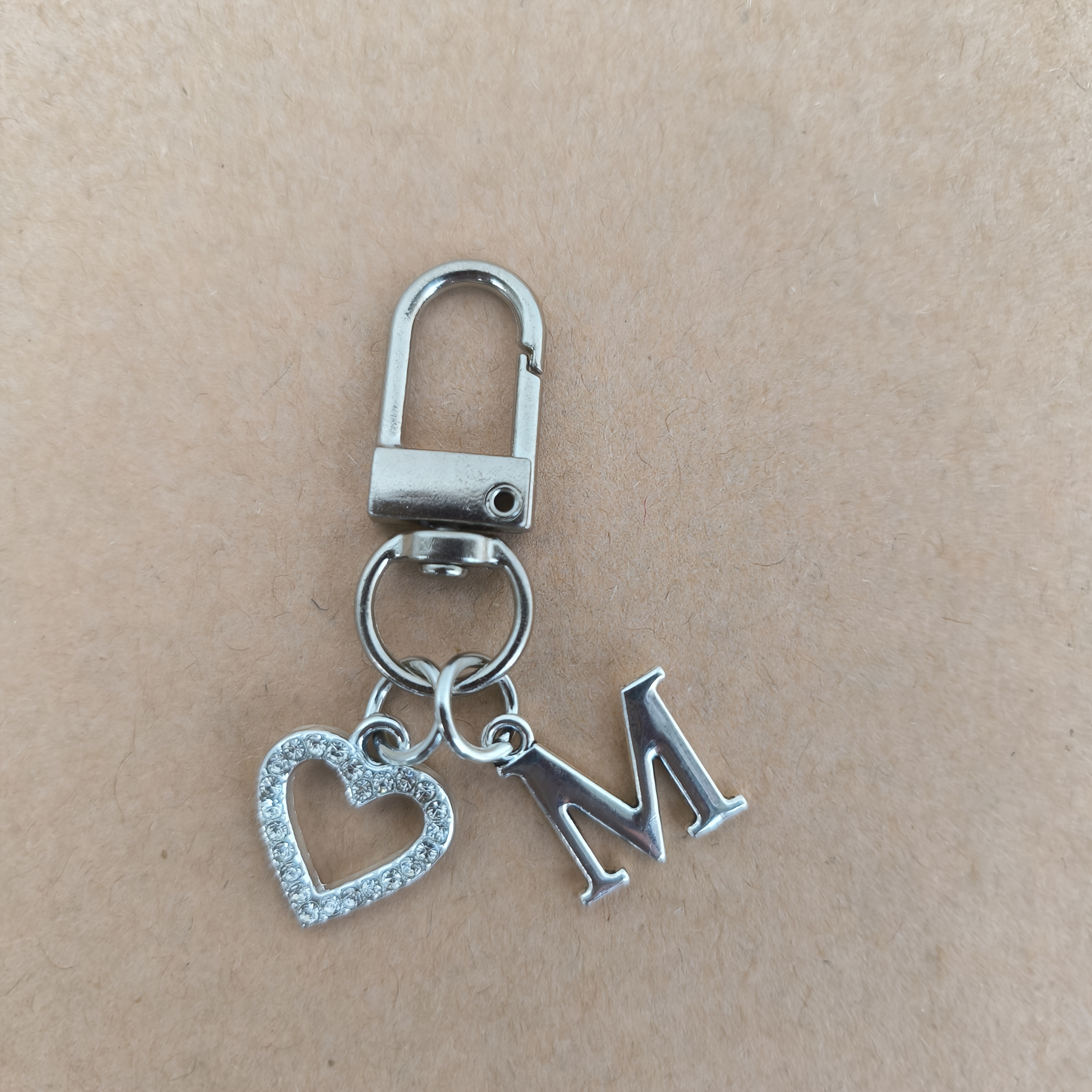 Image of 1pc Fashion Hollow Rhinestone Heart 26 Letter Keychain Suitable For Bags, Wallets, Stationery Pouches, Earphone Cases, Car Keys Pendant Couple Gift Chain Holiday Exchange