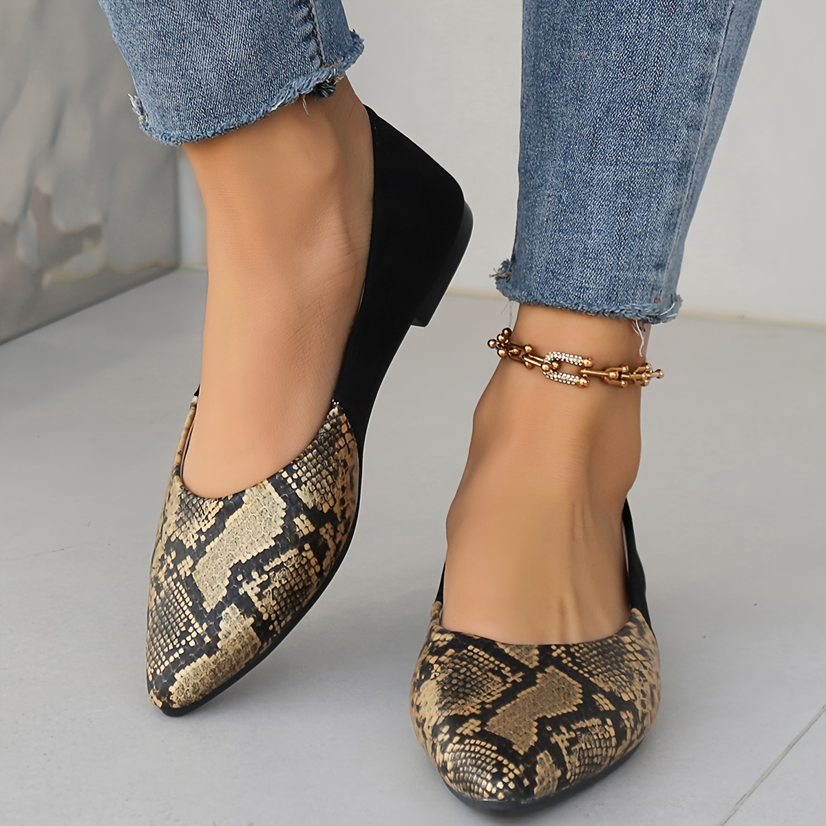 Chic Leopard Print Slip-On Flats for Women Comfy Pointed Toe, Soft Sole  Casual Shoes with Cover Upper
