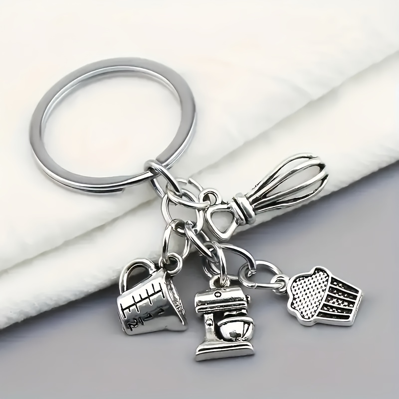 1pc Vintage Kitchen Utensil Keychain – Chef’s Whisk, Spatula & Cake Mixer Charms – Alloy Metal Cooking Lover Gift For Women – Retro Kitchen Accessories Design