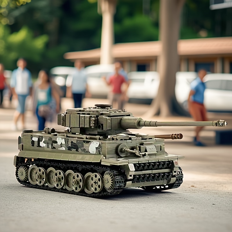 1008+Pcs Tank Building Block Model with Rotating Tracks