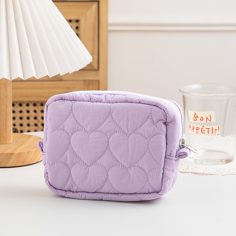 E-shop Diese niedliche, bonbonfarbene Serie von Aufbewahrungstaschen ist eine tragbare, mini-gesteppte, herzförmige Make-up-Tasche, zum Aufbewahren