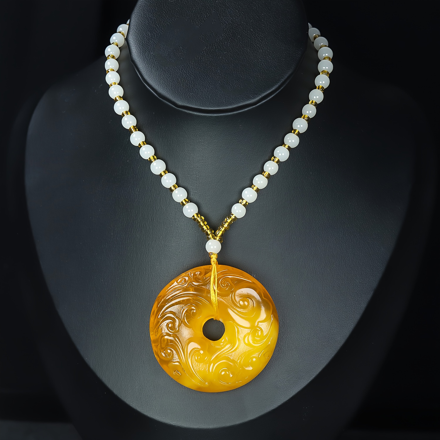 Elegant Men's Chinese Cloud Pendant Necklace with Golden Chain