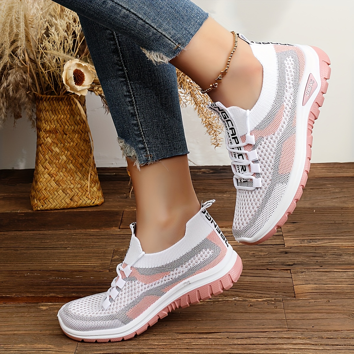 Zapatillas deportivas casuales de malla transpirable geométrica de talla grande para mujer - Ligero, con cordones, suela de espuma de PVC, para correr, viajar y uso casual, parte superior y forro de tela duradera, comodidad para todas las estaciones, esenciales para el gimnasio, ropa deportiva elegante, soporte acolchado.