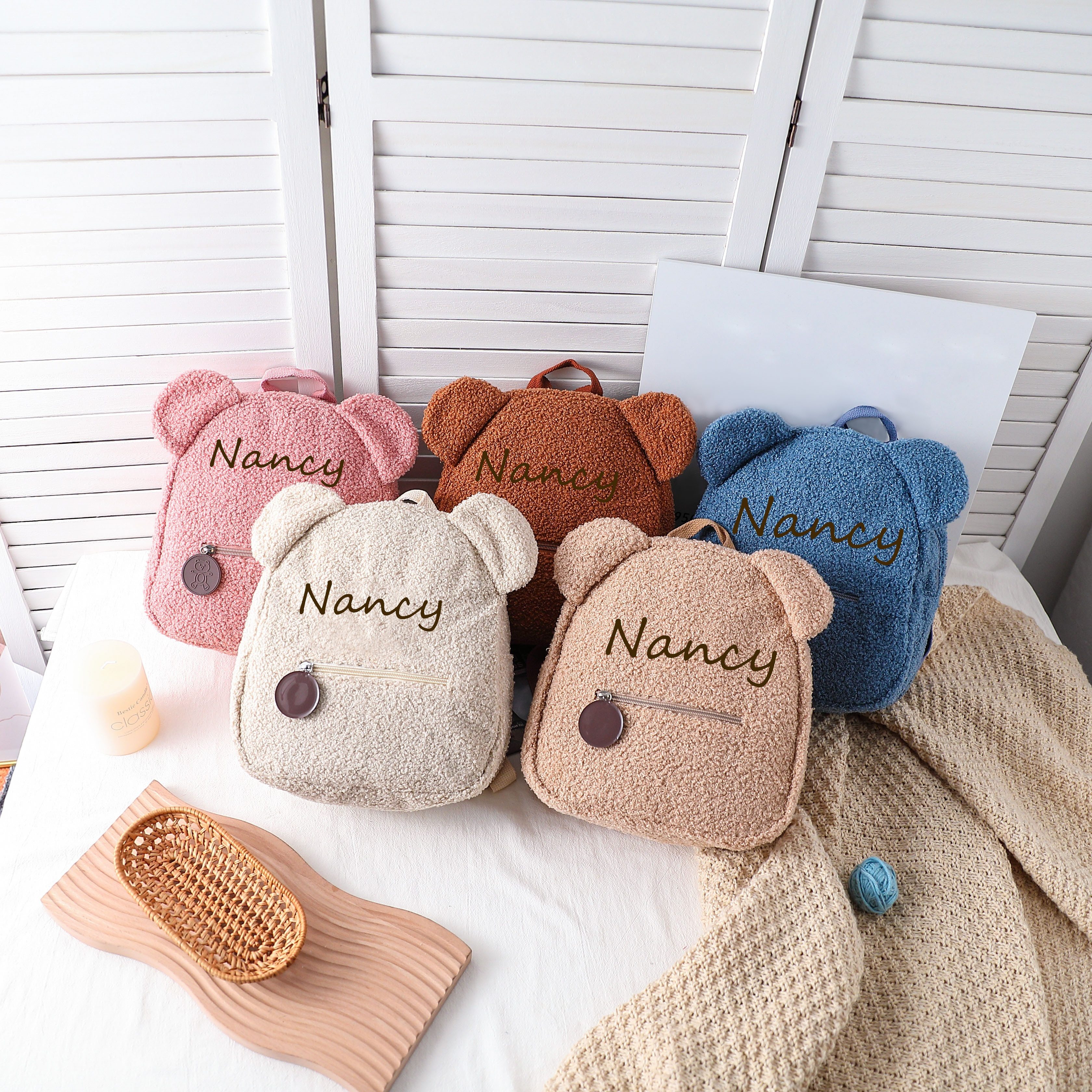 

Simple Fashion Bear Shape & Customized Name Letter Print Plush Knapsack With Zipper Closure And Adjustable Strap, Large Capacity, Trendy Casual Backpack For Travel And School