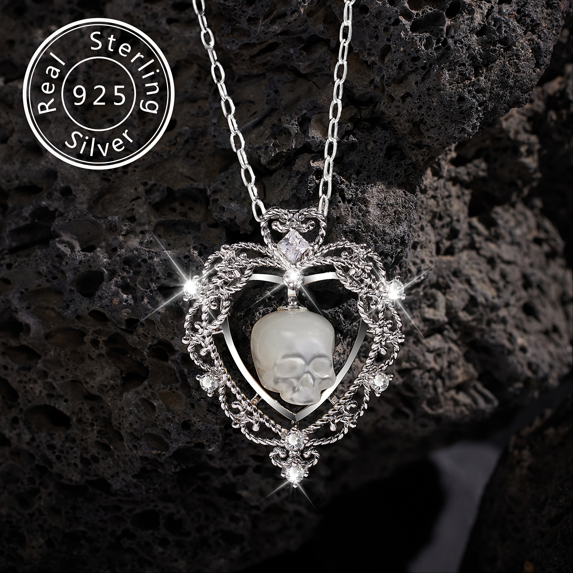 

1pc S925 Sterling Silver Gothic Style Love Heart Skull Head Pendant Necklace For Women, Commemorative Halloween Jewelry Gift 5.18g/0.18oz