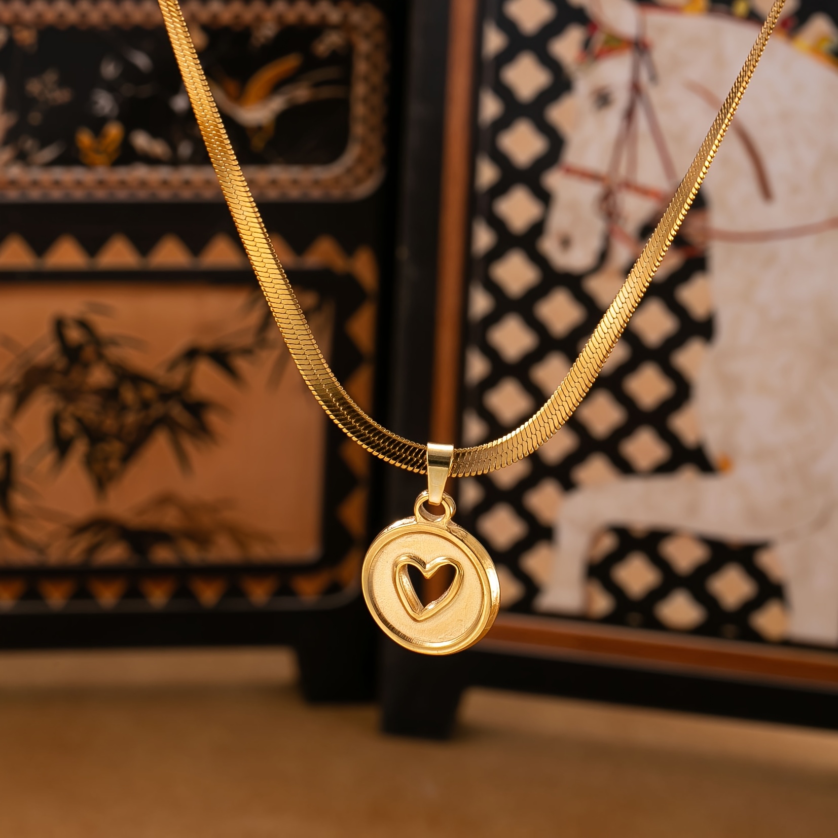 TEMU 1pc Fashion Stainless Steel Women's Necklace, Minimalist Hollowed-out Heart Pendant Necklace, Elegant And Versatile, Suitable For Daily Commute,