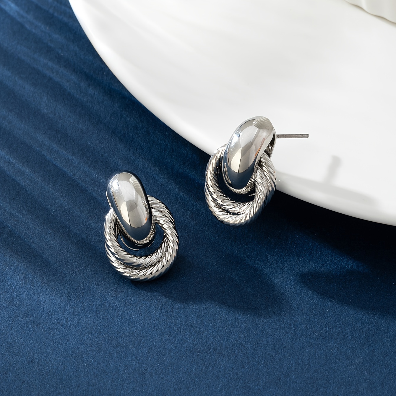 Small Circle Thread Earrings Classic Ear Studs
