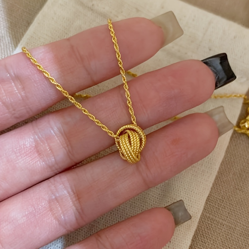 TEMU 1pc; Copper; Size: 45cm; Vintage- Luxury Twisted Triple-ring Pendant Necklace For Women, Niche, Exquisite, And Uniquely Designed Collarbone