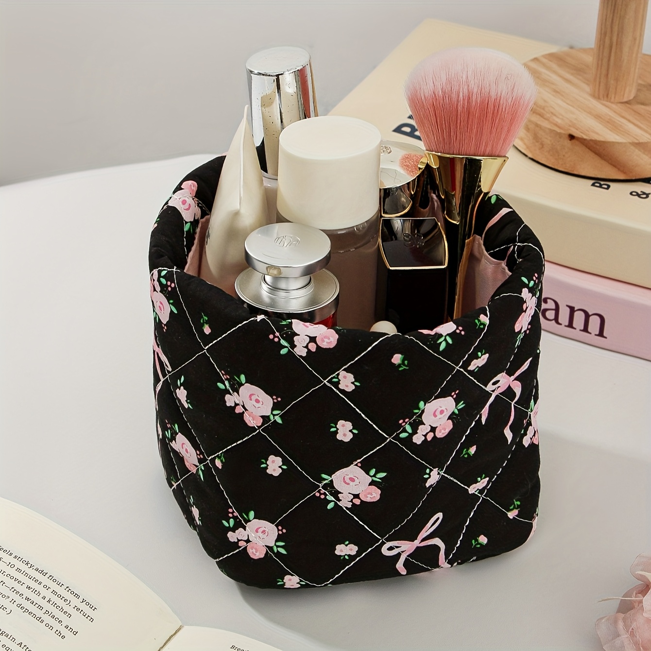 TEMU A Casual Floral Bucket-shaped Makeup Bag With Large Capacity, Foldable Cosmetic Storage Bag Suitable For, Women, And Students. Made Of Washable,