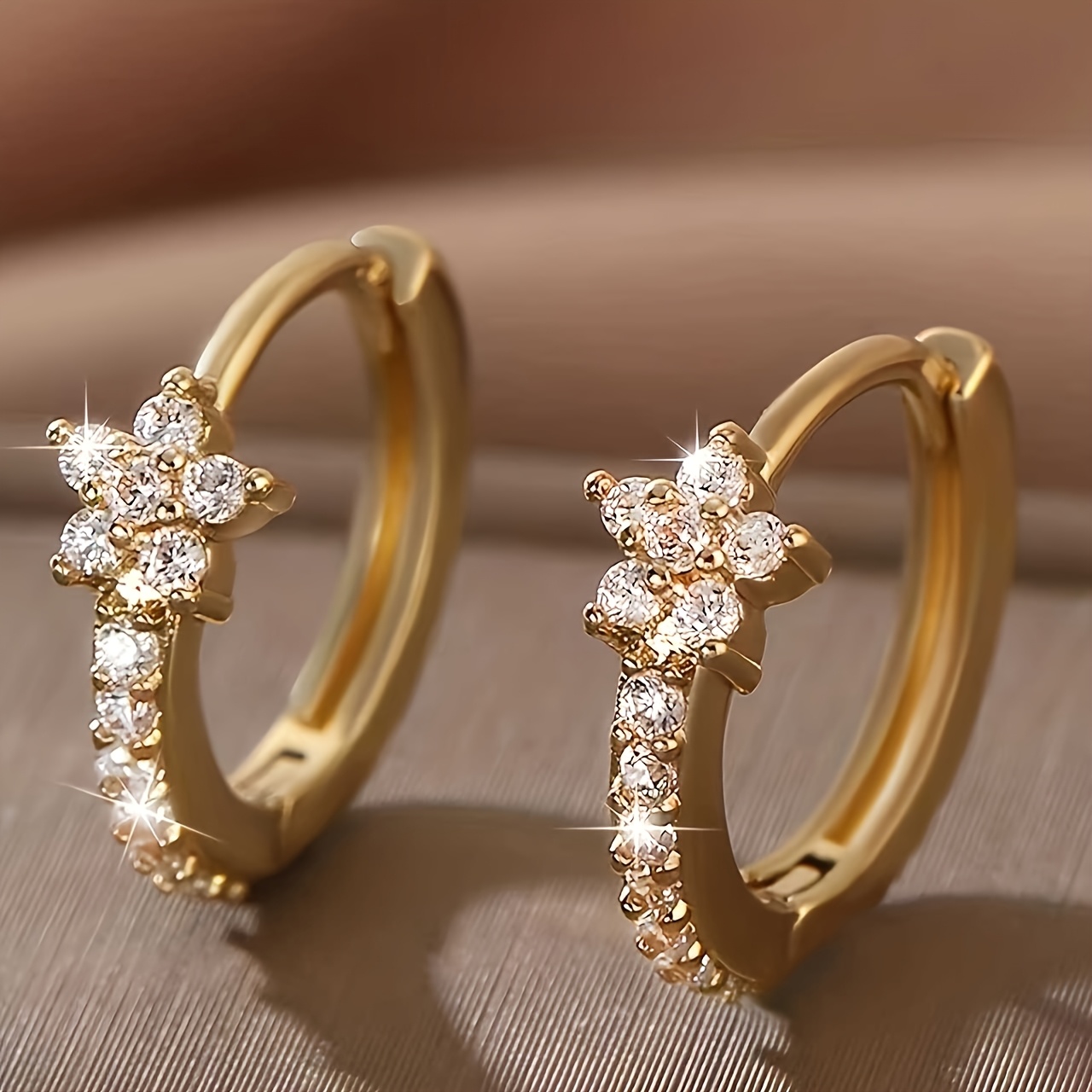 Small And Exquisite Star Hoop Earrings, Simple And Trendy Petal Clip-on Earrings, Copper Inlaid 3a Zirconia Earrings - Halloween, Christmas Gifts