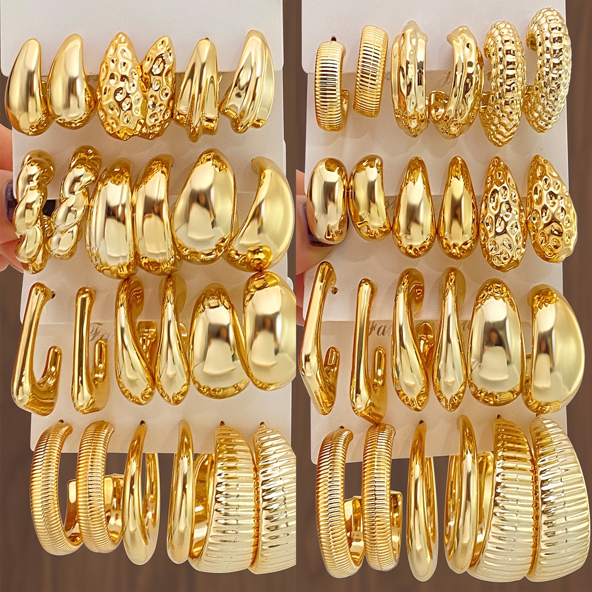 TEMU Lot de 6/12/18/24/30 pièces aléatoires de boucles d'oreilles clous à carte torsadée de C, style , dorées concaves-convexes à large bande de