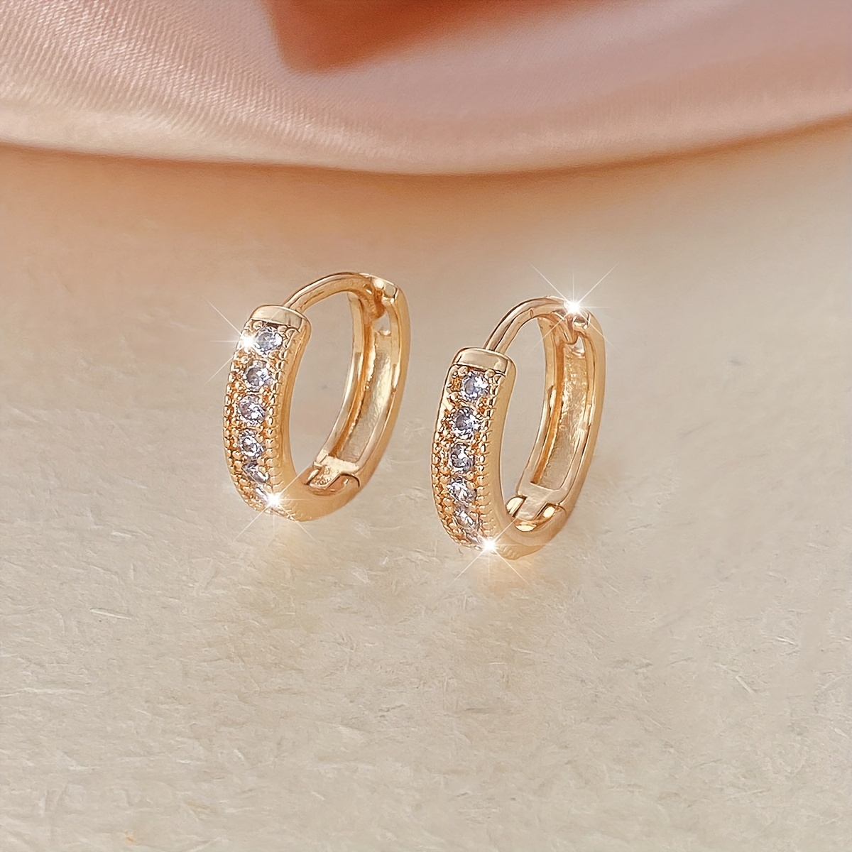 1 Pair Of Women's Fashion Earrings, Exquisite And Classic Daily Versatile Women's Earrings