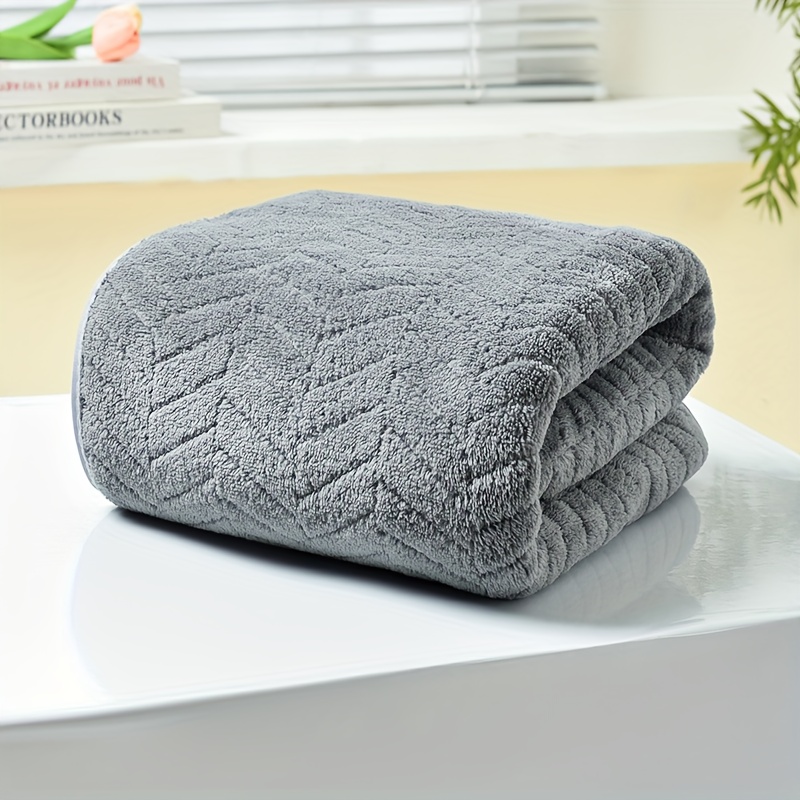 1 toalla para  , ultra  y muy absorbente, una opción ideal para spas, gimnasios y cocinas;   y portátil, un artículo   de viaje, con un   de rayas y    