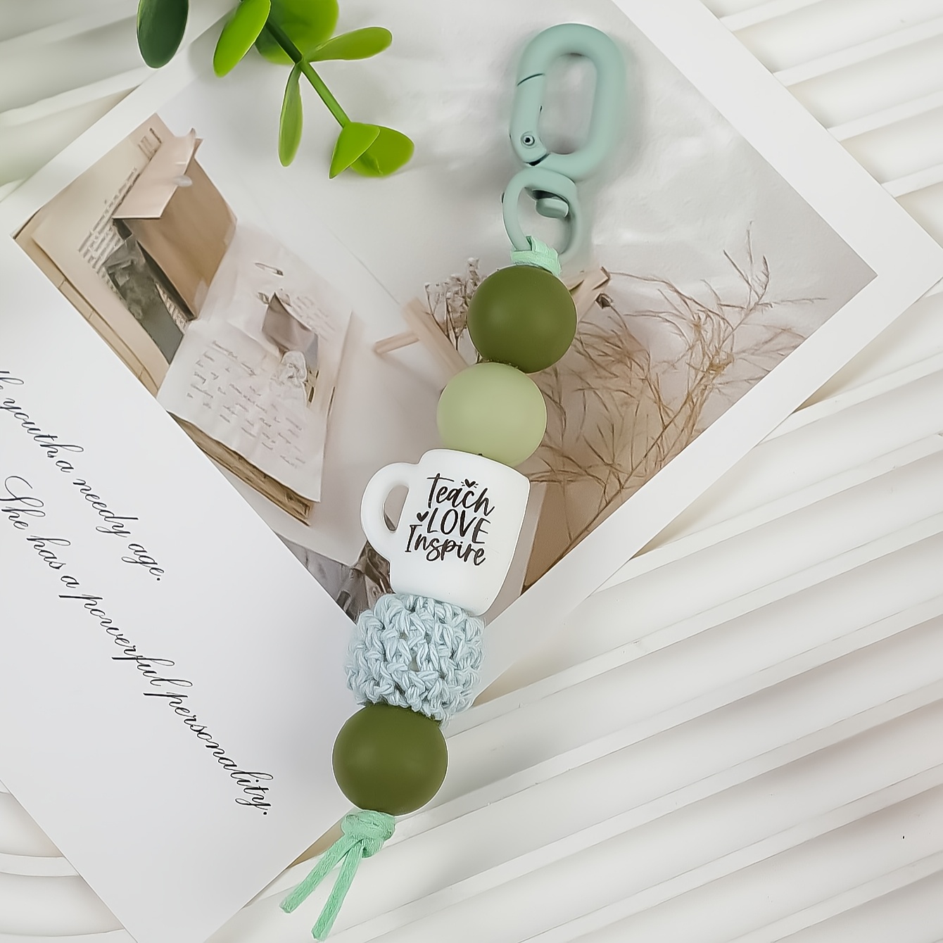 TEMU A Solid Color Beaded Keychain For Teacher's Day, A Bag Accessory, Car Keychain, Perfect Gift For During Teacher's Day And Back-to- Christmas