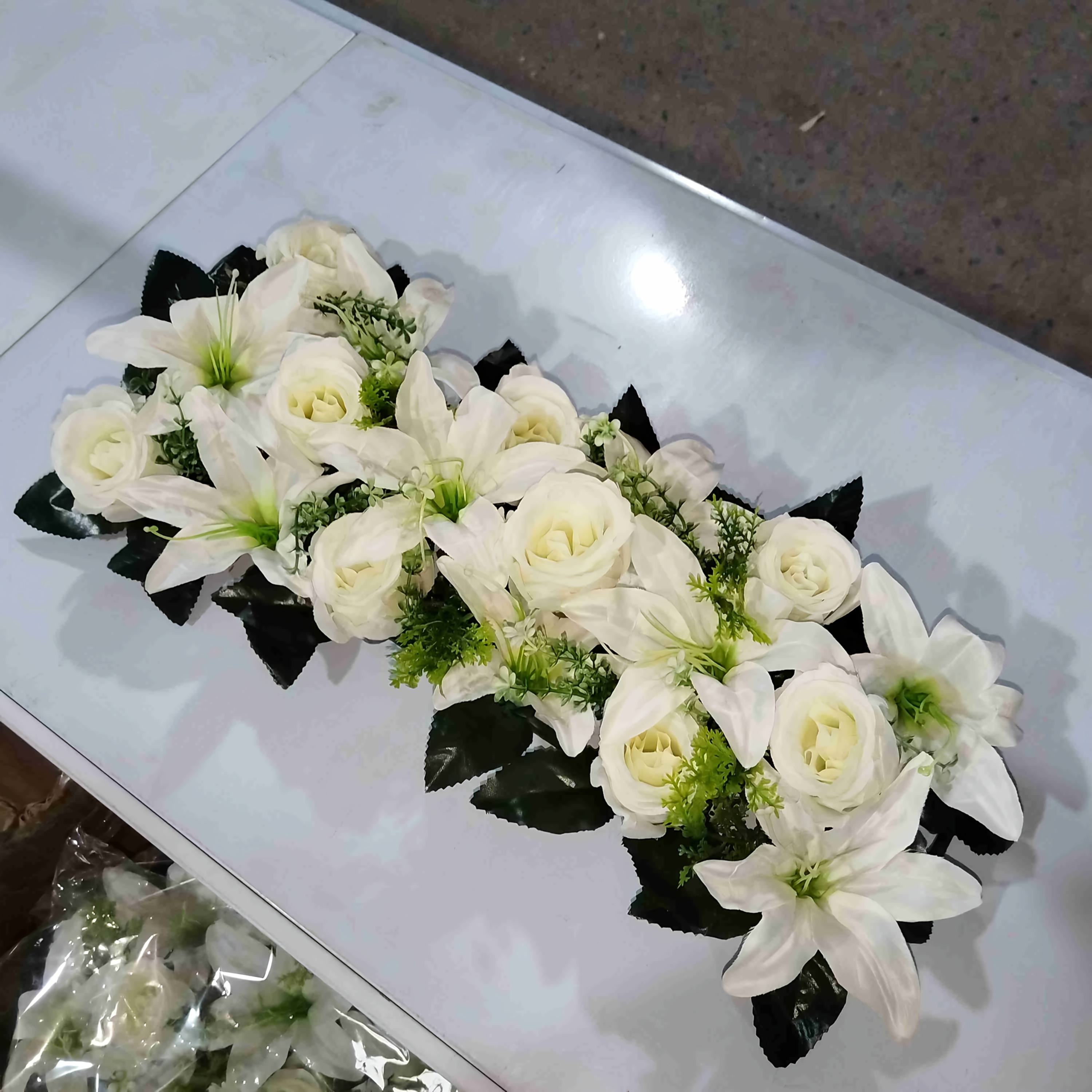 TEMU 18 Rose Flowers, 1pc (43cm Artificial Flowers) - Fashion Shooting Prop, Rose & Lily Table Centerpiece Decor, Wall Arches Decor, Party Stage