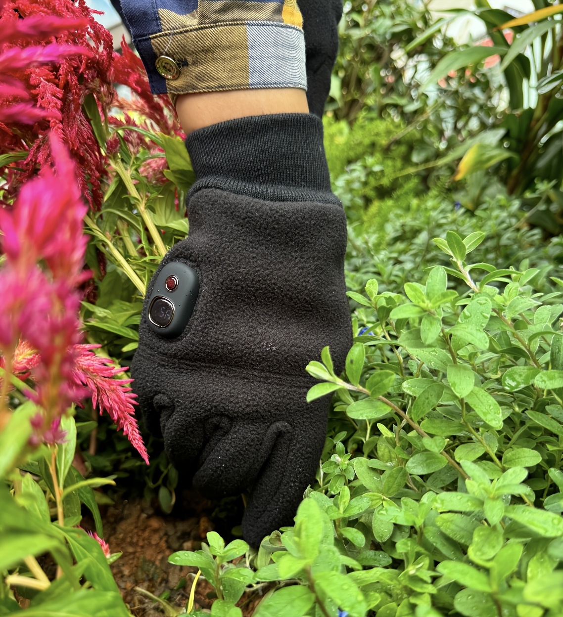 thickened work gloves electrically heated gloves built in battery heating to   adjustable temperature washable hand protection safety work gloves for industrial construction carpentry winter promotions winter clearance Product details 3