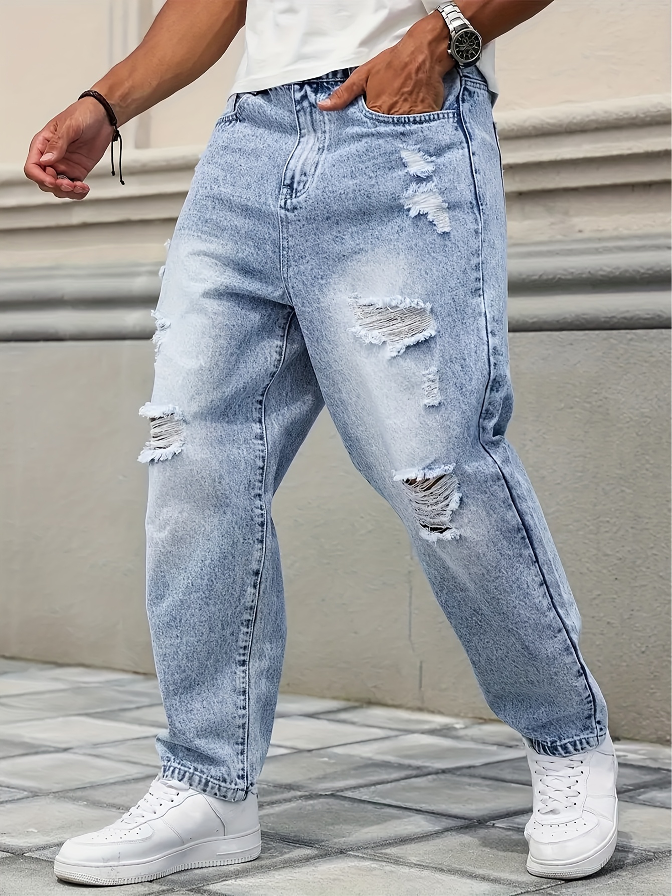 メンズ】ライトブルーのストレートレッグ デニムパンツ。 素材 バイク ダメージ加工 ライトブルー デニムパンツ