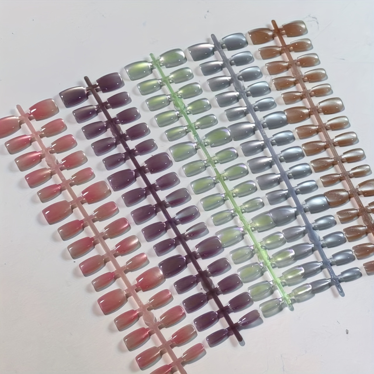 Image of 150pcs Aurora Cat Eye Press-on Nails - Short Square Shape, Glossy Finish With Gradient Iridescent Effect, Perfect For Spring And Summer , Nail Art