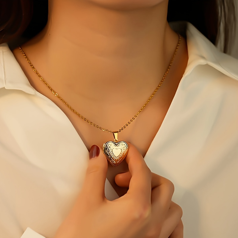 Customized Photo Necklace with Heart-Shaped Frame