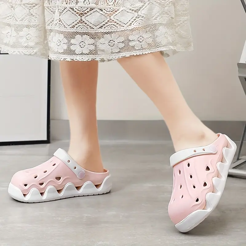 2025 summer new thick soled breathable non slip beach sandals stylish and water draining casual flip flops Product details 11
