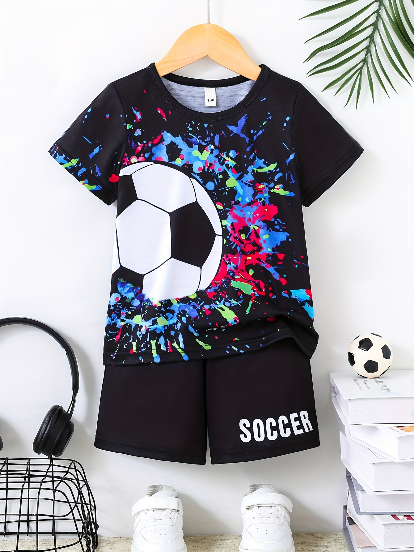 Conjunto informal con gráfico de fútbol para niños, camiseta y pantalones  cortos con cuello redondo para ropa de verano