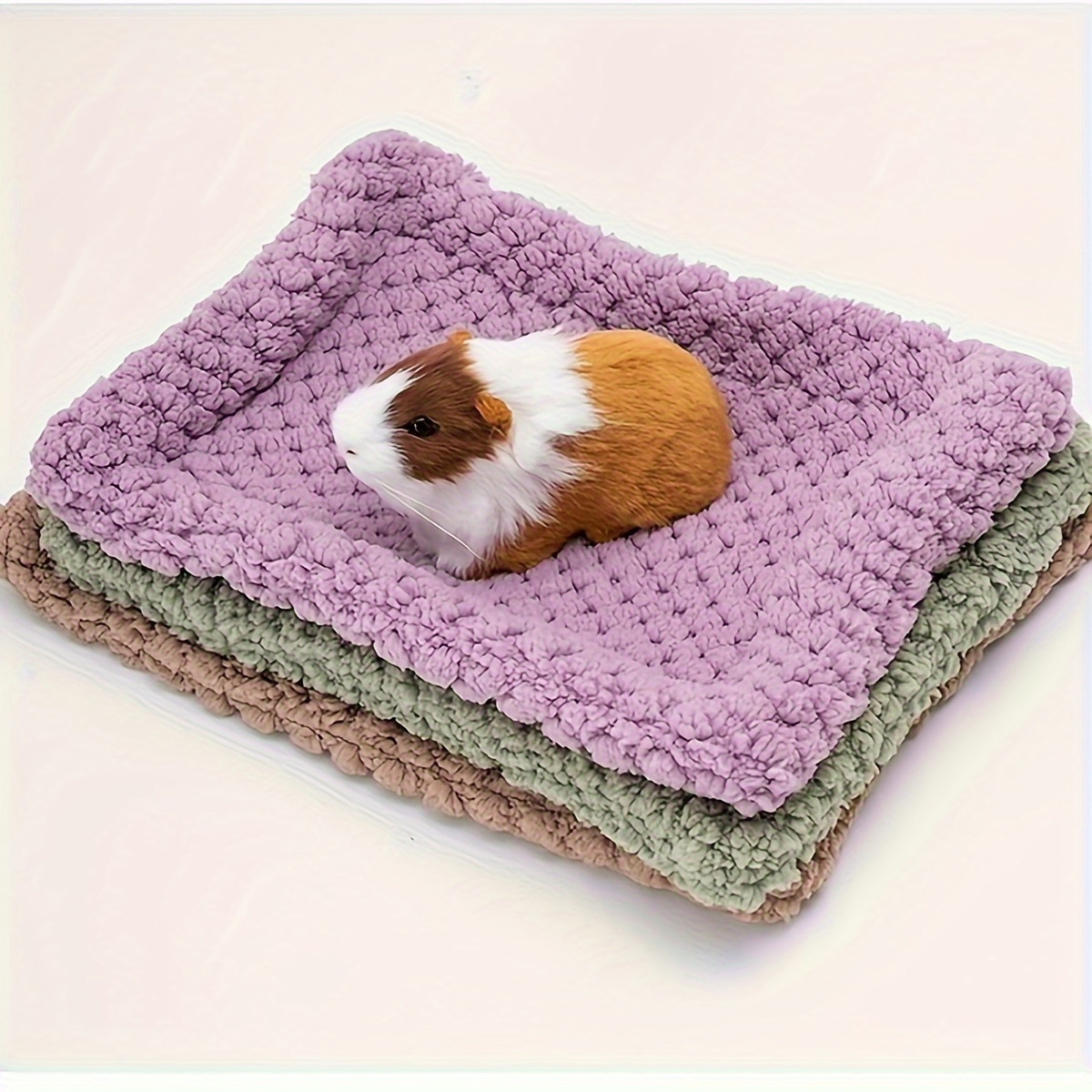 

1pc Cozy Small Pet Bed Mat, Winter Pad For Hedgehogs, Squirrels, Rabbits, Thickened Blanket, Polyester Material, Hamster Applicable