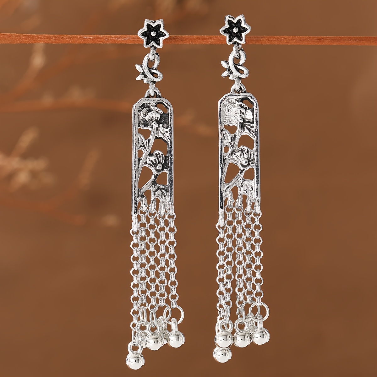 TEMU Vintage-style Distressed Hollow-out Floral Branch Long Tassel Earrings For Women, Suitable For Parties, Gatherings, And Daily Wear To Effect