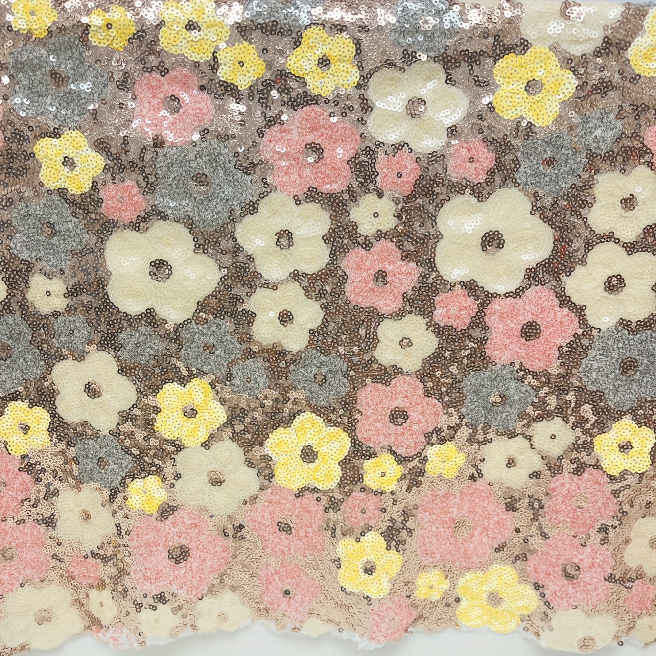 TEMU 1pc Tissu de sequins de fleurs brodées de 12X53 pouces (30X135 cm), idéal pour les décorations de fête faites à , les décorations de fond, les