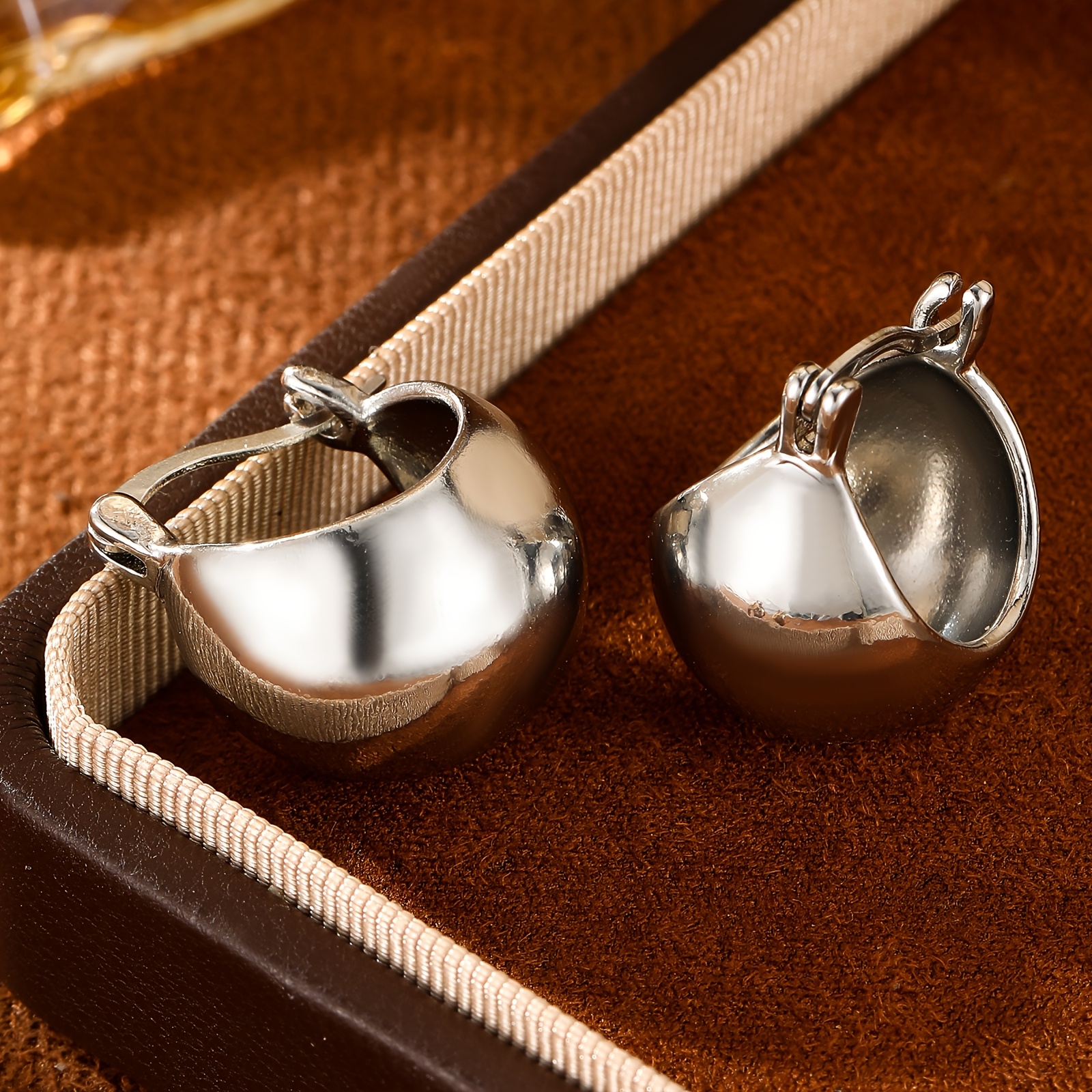 TEMU Classic Stylish Round Smooth French Earrings For Men And Women, Versatile And Personalized, Perfect As Gifts For Or For Holidays