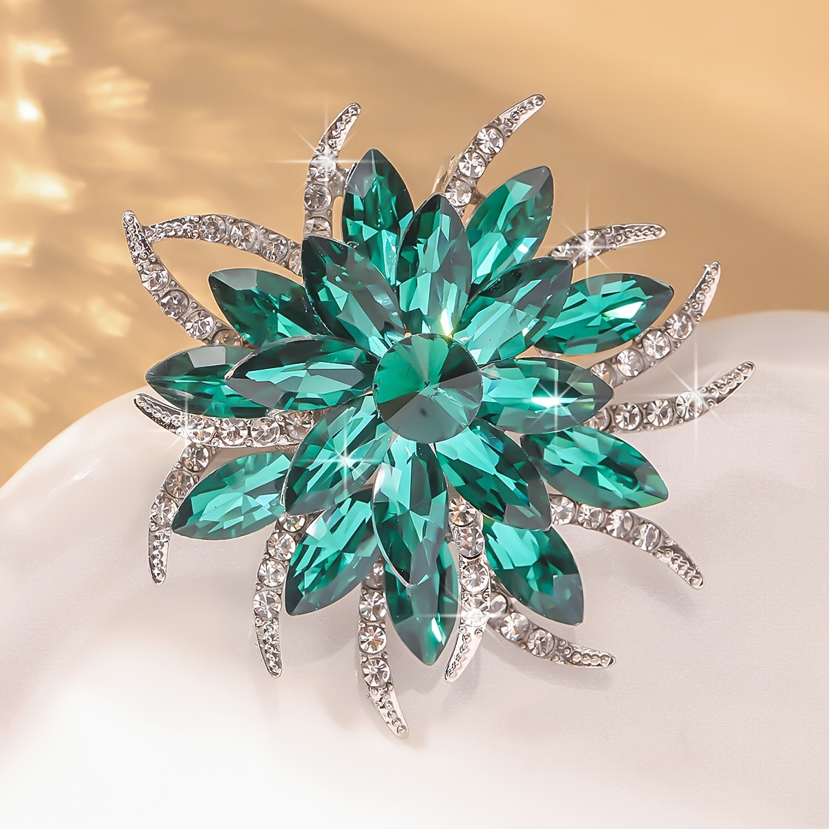 TEMU 1pc European And Fashion Green Wealth And Brooch, Suitable For Daily, Banquet, And Holiday Outfits