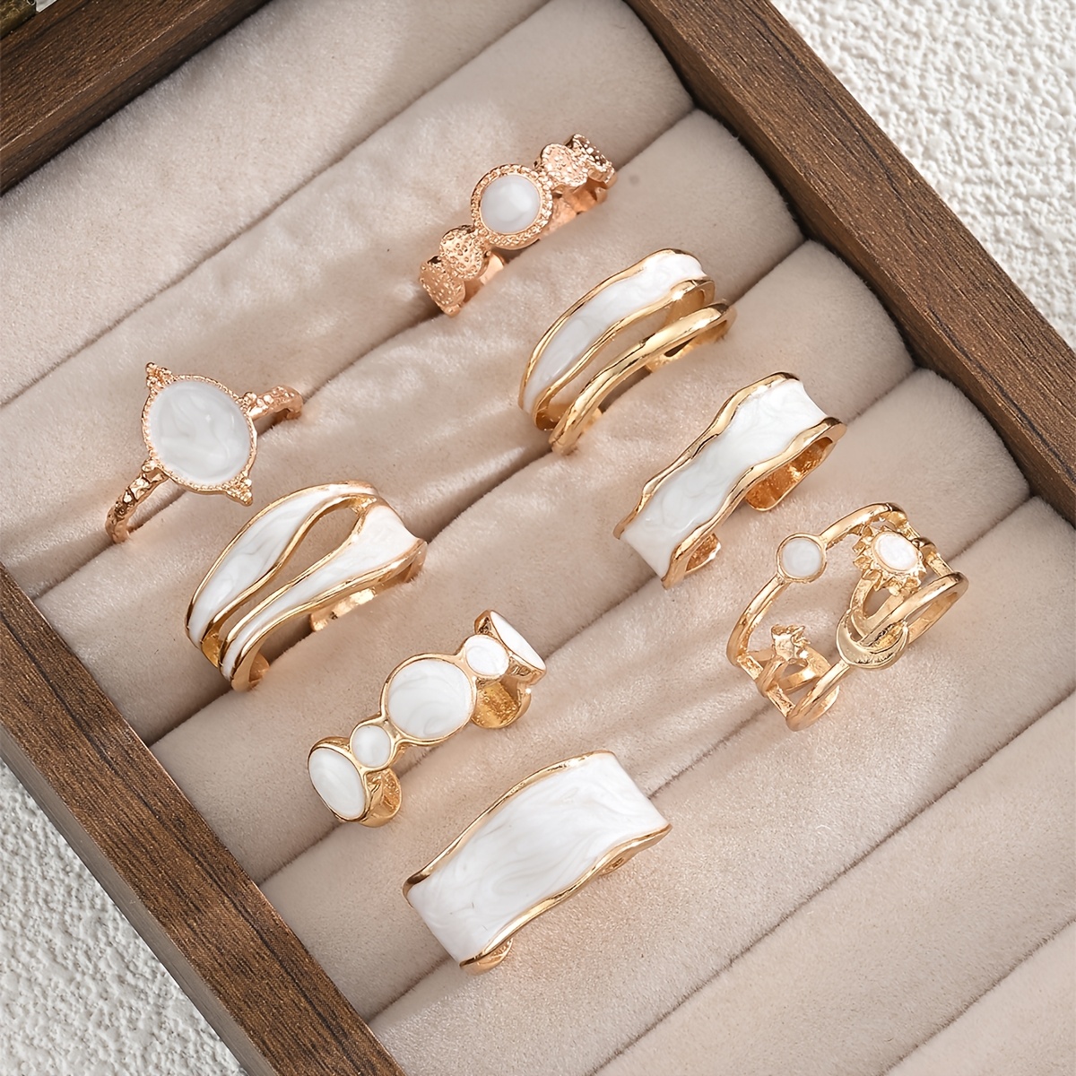 TEMU Set da 8 anelli da donna e di personalit�, con un design elegante, lussuoso, e raffinato con irregolari di sole e . Adatti per l'uso , vacanze,